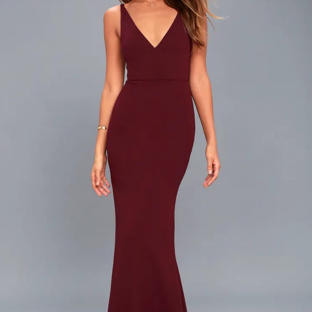 New Lulu's Maroon Sleeveless V Neck Gown